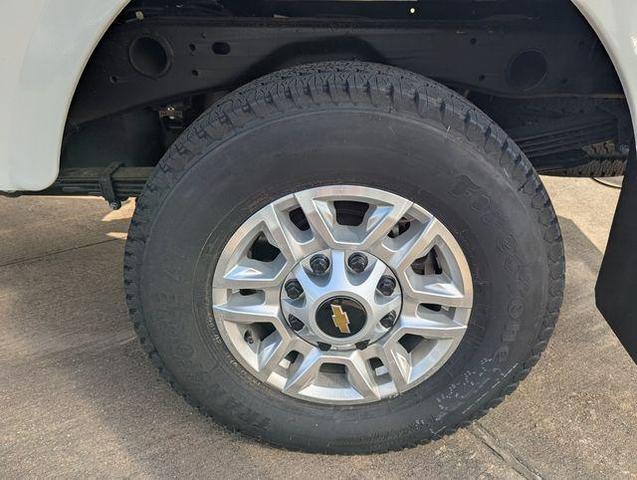 Photo of 2025 Summit White Chevrolet Silverado 2500