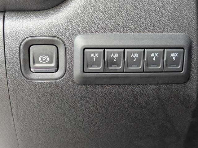 Photo of 2025 Summit White Chevrolet Silverado 2500