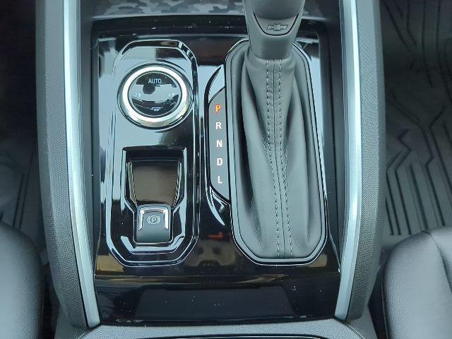 Photo of 2026 Summit White Chevrolet Colorado