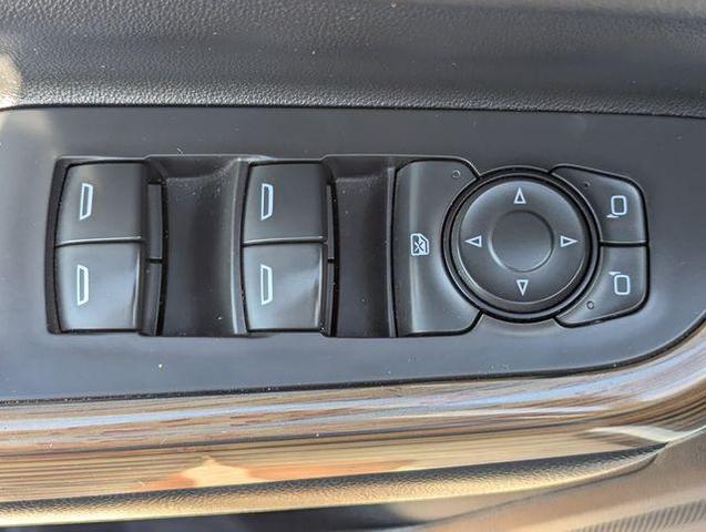 Photo of 2019 Summit White GMC Acadia