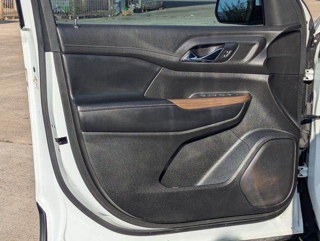 Photo of 2019 Summit White GMC Acadia