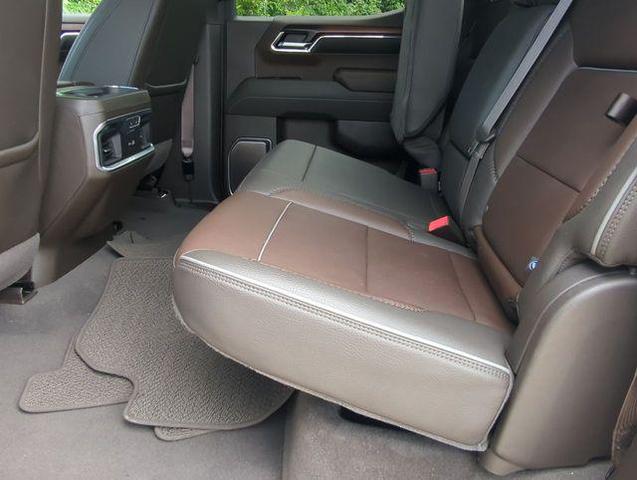 Photo of 2024 Summit White GMC Sierra 1500