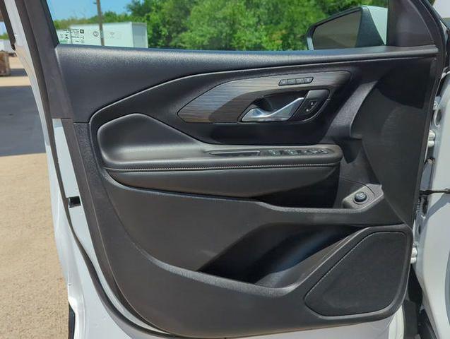 Photo of 2024 Summit White GMC Terrain