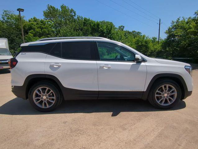 Photo of 2024 Summit White GMC Terrain
