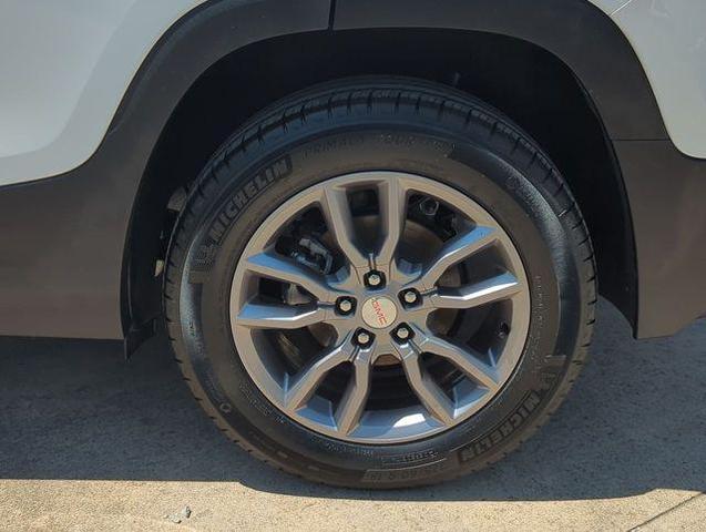 Photo of 2024 Summit White GMC Terrain