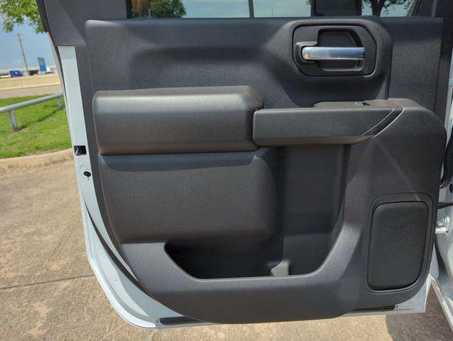 Photo of 2025 Summit White Chevrolet Silverado 2500