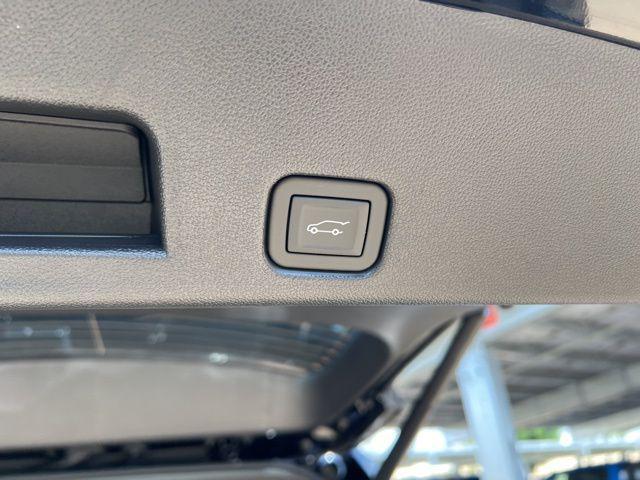 Photo of 2026 Mosaic Black Metallic Chevrolet Traverse