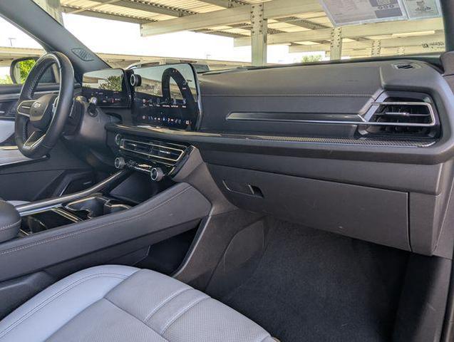 Photo of 2024 Sterling Gray Metallic Chevrolet Traverse