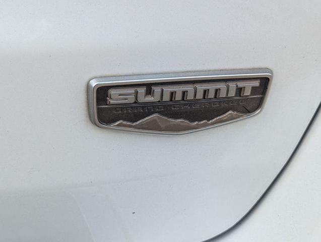 Photo of 2017 Bright White Clearcoat Jeep Grand Cherokee