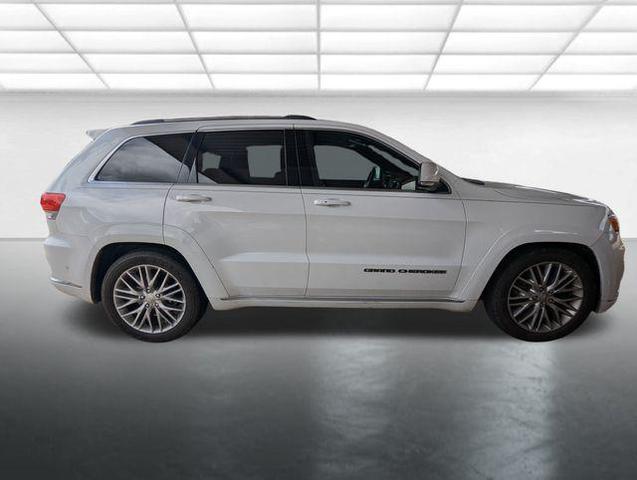 Photo of 2017 Bright White Clearcoat Jeep Grand Cherokee