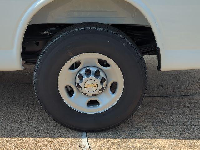 Photo of 2025 Summit White Chevrolet Express 2500