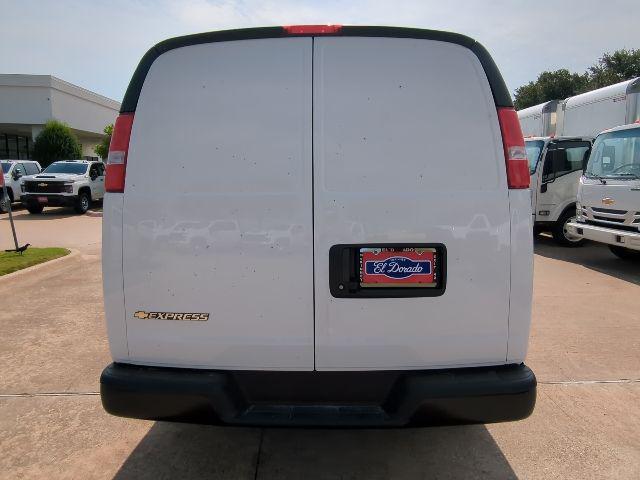 Photo of 2025 Summit White Chevrolet Express 2500