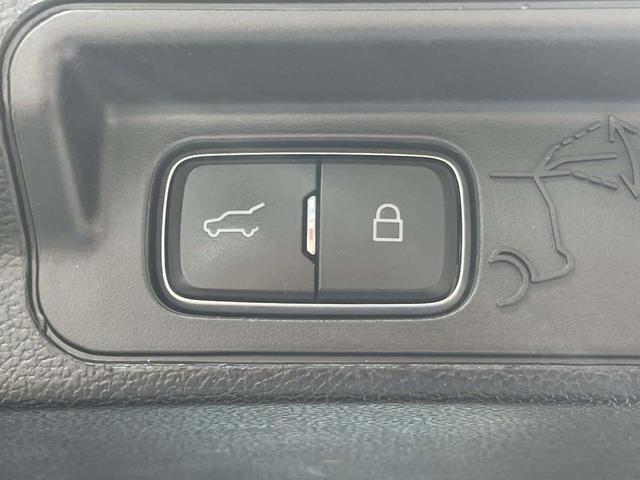 Photo of 2020 Iconic Silver Metallic Ford Explorer