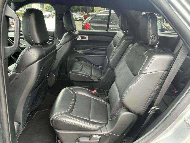 Photo of 2020 Iconic Silver Metallic Ford Explorer