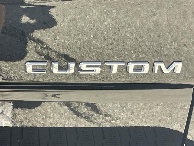 Photo of 2022 Black Chevrolet Silverado 1500