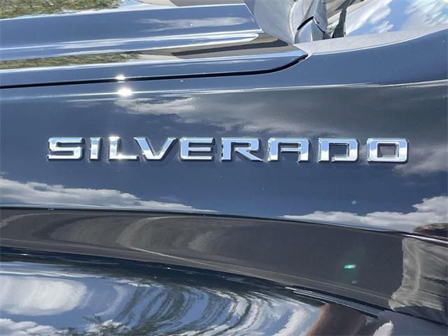 Photo of 2022 Black Chevrolet Silverado 1500