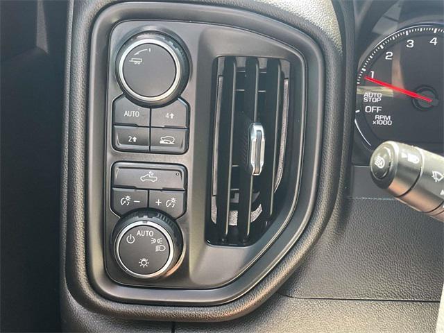 Photo of 2022 Black Chevrolet Silverado 1500