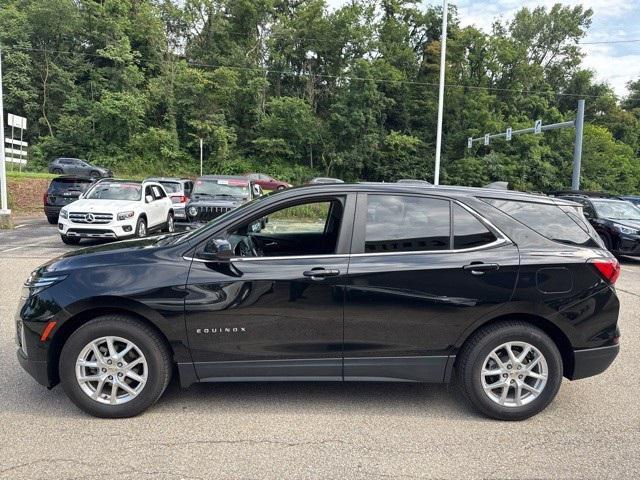 Photo of 2022 Mosaic Black Metallic Chevrolet Equinox