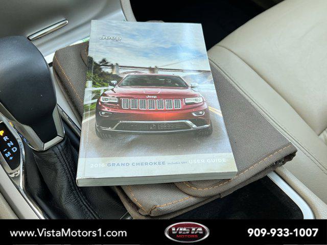 Photo of 2016 Bright White Clearcoat Jeep Grand Cherokee