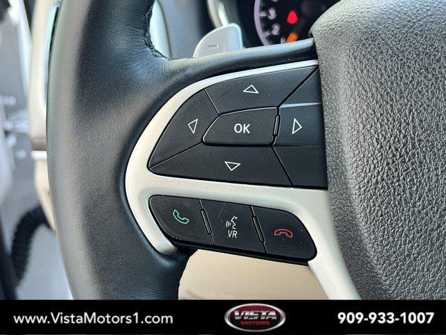 Photo of 2016 Bright White Clearcoat Jeep Grand Cherokee