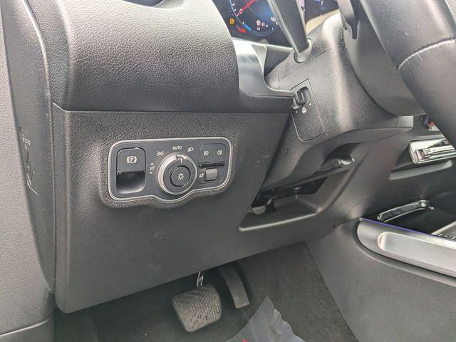 Photo of 2023 Galaxy Blue Metallic Mercedes-Benz GLB 250