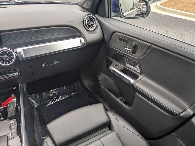 Photo of 2023 Galaxy Blue Metallic Mercedes-Benz GLB 250