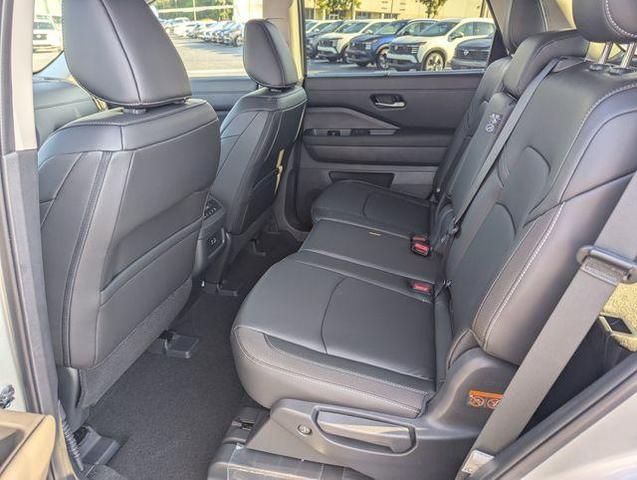 Photo of 2025 Brilliant Silver Metallic Nissan Pathfinder