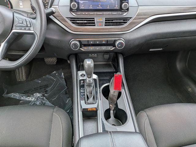 Photo of 2024 Brilliant Silver Metallic Nissan Altima