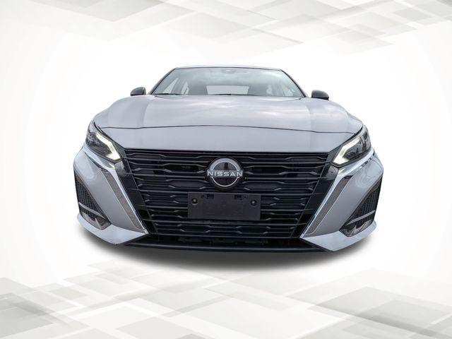 Photo of 2024 Brilliant Silver Metallic Nissan Altima