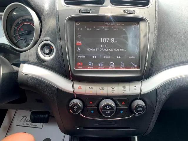 Photo of 2019 White Dodge Journey