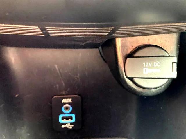 Photo of 2019 White Dodge Journey