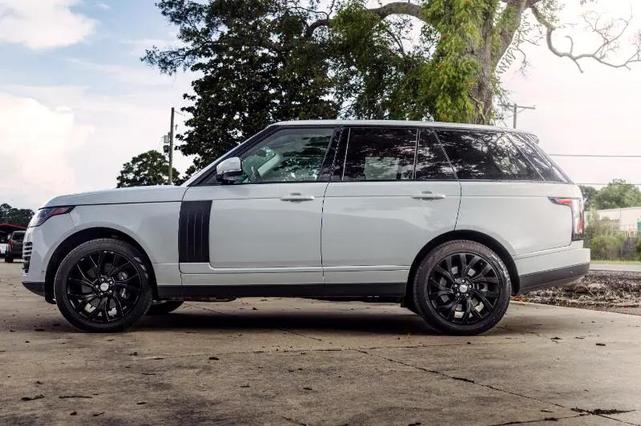 Photo of 2020 White Land Rover Range Rover