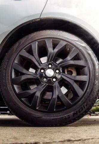 Photo of 2020 White Land Rover Range Rover
