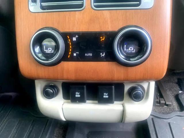 Photo of 2020 White Land Rover Range Rover