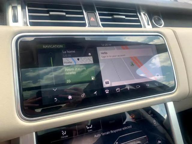 Photo of 2020 White Land Rover Range Rover