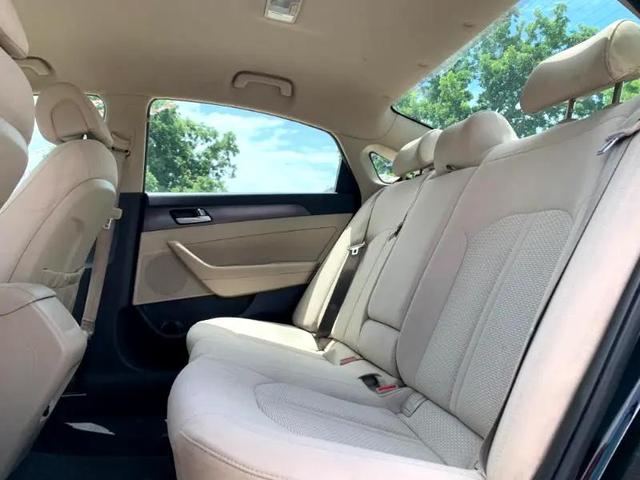 Photo of 2017 Black Hyundai SONATA