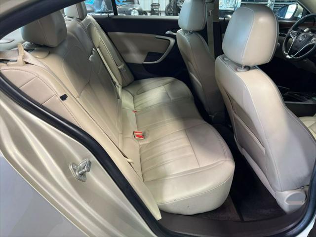 Photo of 2016 Gold Buick Regal