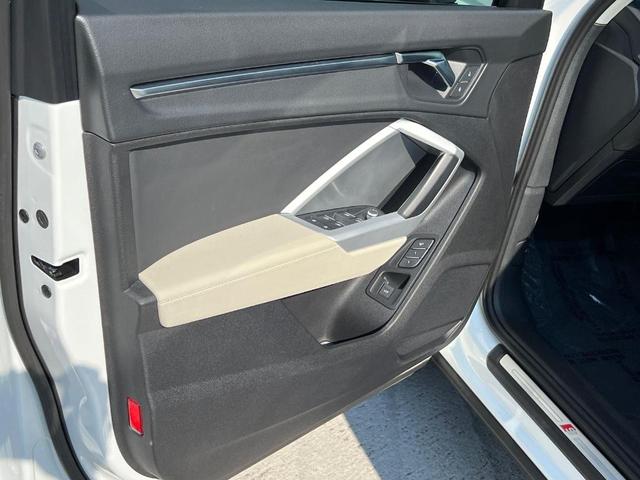 Photo of 2022 Ibis White Audi Q3