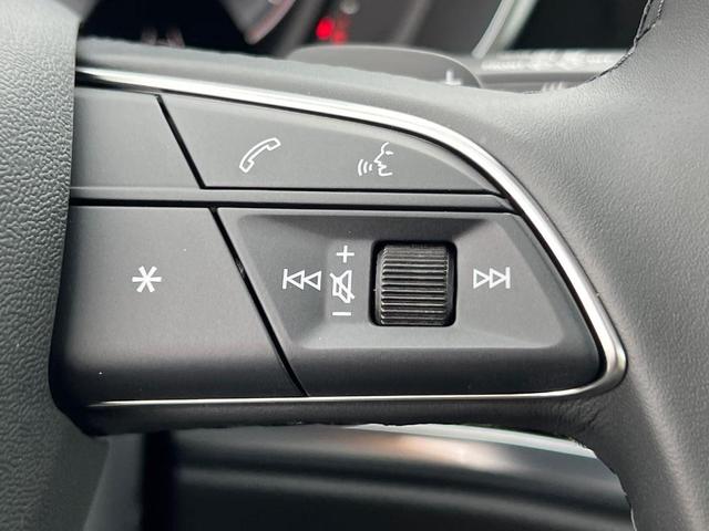 Photo of 2025 Glacier White Metallic Audi Q3