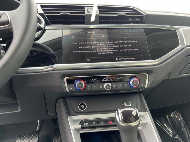 Photo of 2025 Glacier White Metallic Audi Q3