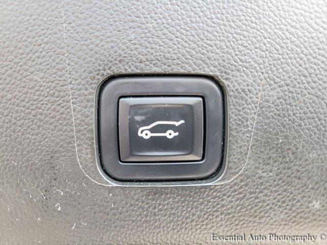 Photo of 2022 Mosaic Black Metallic Chevrolet Traverse