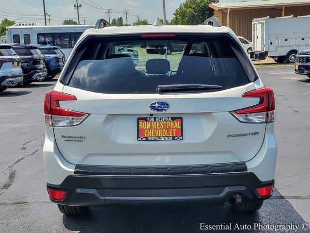 Photo of 2021 Crystal White Pearl Subaru Forester