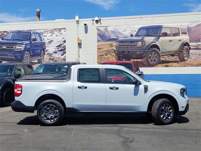 Photo of 2025 White Metallic Ford Maverick