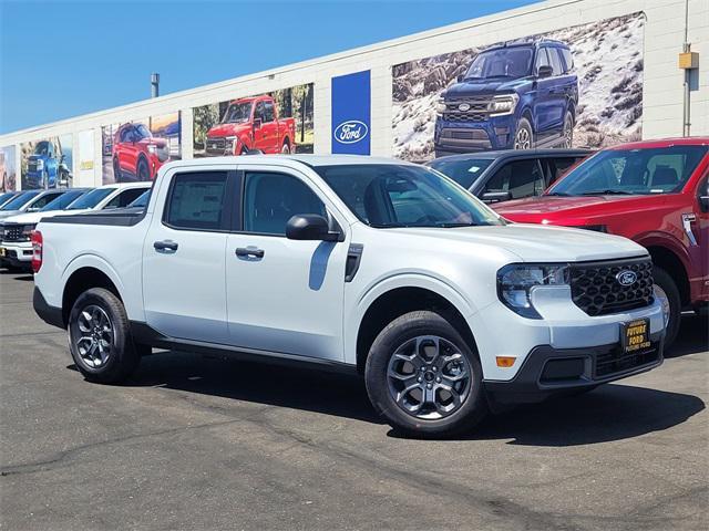 Photo of 2025 White Metallic Ford Maverick