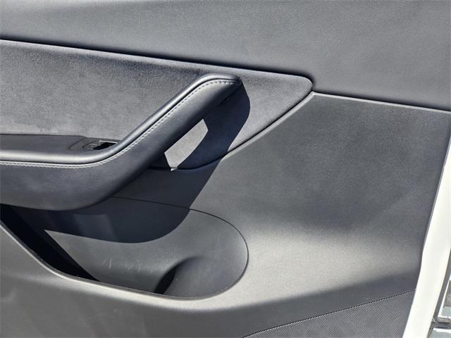 Photo of 2020 Pearl White Multi-Coat Tesla Model Y