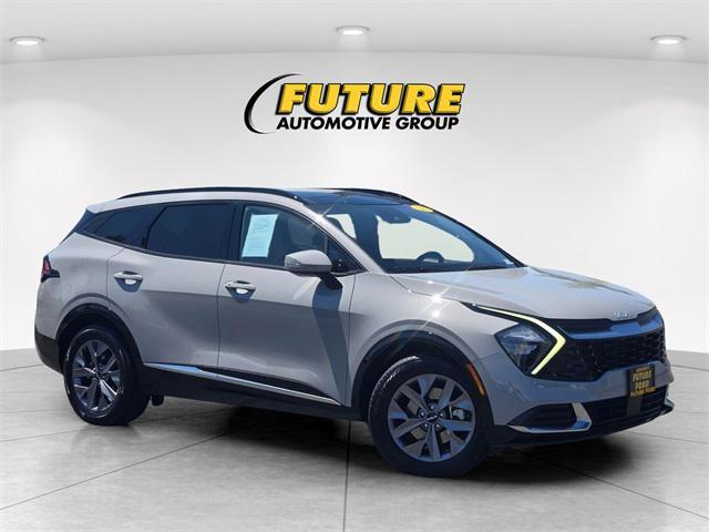 Photo of 2023 Wolf Gray Kia Sportage