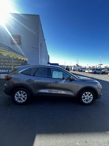 Photo of 2024 Carbonized Gray Metallic Ford Escape
