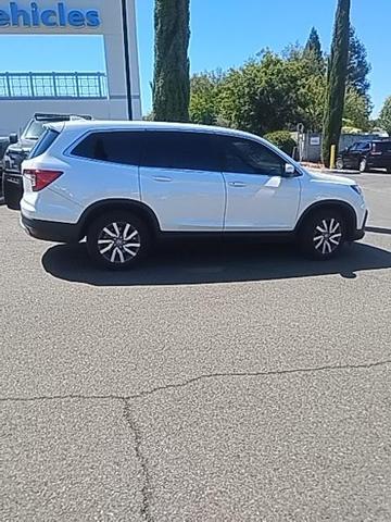 Photo of 2022 Platinum White Pearl Honda Pilot