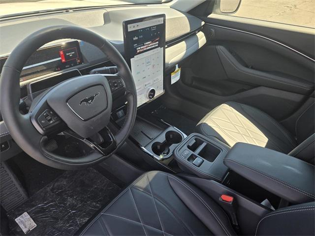 Photo of 2025 Star White Metallic Tri-Coat Ford Mustang Mach-E