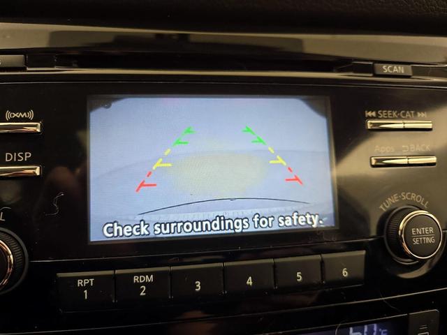 Photo of 2014 Silver Nissan Rogue